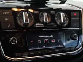 Volkswagen Up! (2018) thumbnail 15
