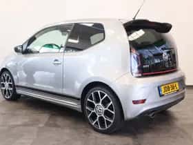 Volkswagen Up! (2018) thumbnail 4