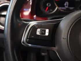Volkswagen Up! (2018) thumbnail 8