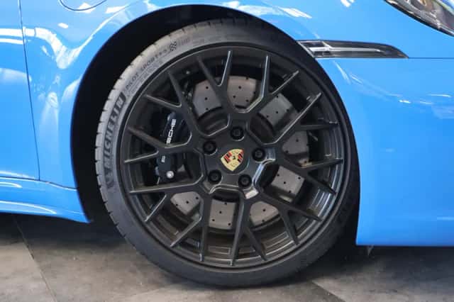 Porsche 911 (2023) thumbnail 6