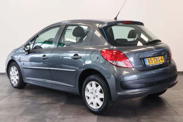 Peugeot 207 (2012) thumbnail 3