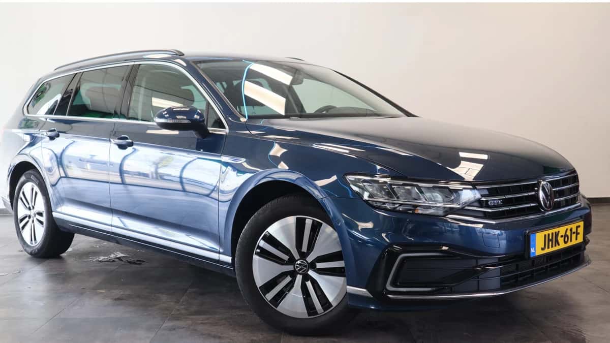 Volkswagen Passat (2021) — foto 1