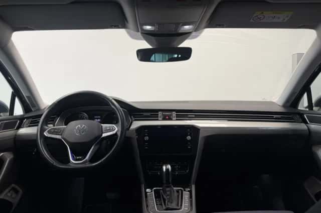 Volkswagen Passat (2021) thumbnail 16