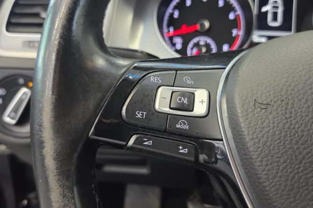 Volkswagen Golf (2015) thumbnail 12