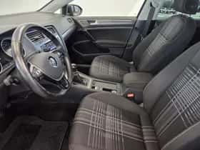 Volkswagen Golf (2015) thumbnail 9