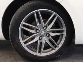 Kia Rio (2013) thumbnail 4