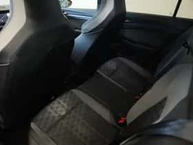 Volkswagen Golf (2023) thumbnail 18