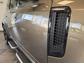 Land Rover Defender (2024) thumbnail 7
