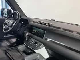 Land Rover Defender (2024) thumbnail 9