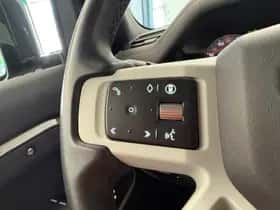Land Rover Defender (2024) thumbnail 10