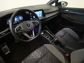 Volkswagen Golf (2022) thumbnail 6