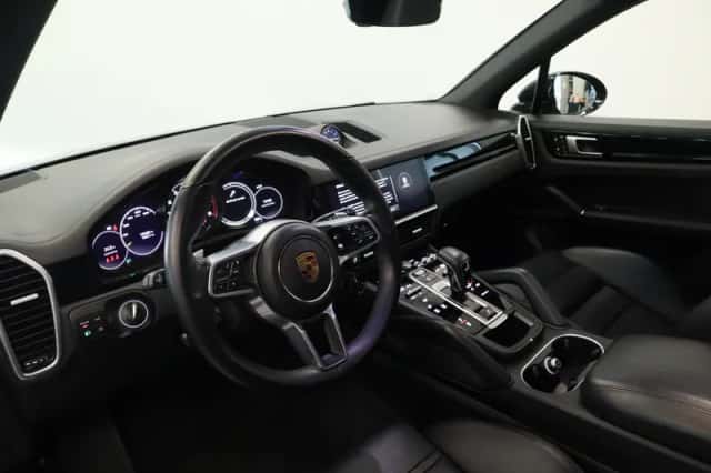 Porsche Cayenne (2021) thumbnail 6