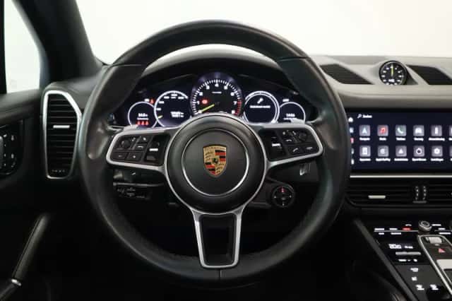 Porsche Cayenne (2021) thumbnail 8
