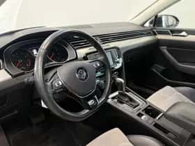 Volkswagen Passat (2016) thumbnail 5