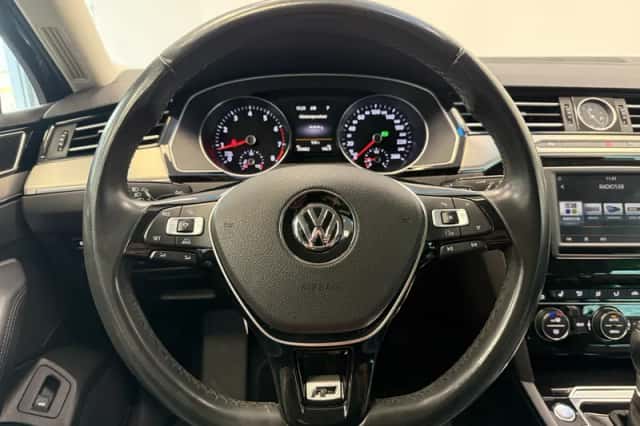 Volkswagen Passat (2016) thumbnail 7