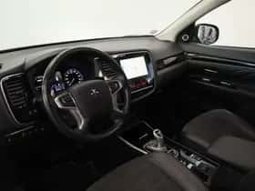 Mitsubishi Outlander thumbnail 5