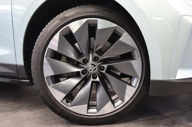 Škoda Enyaq (2021) thumbnail 4