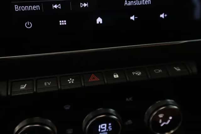 Renault Captur (2023) thumbnail 15