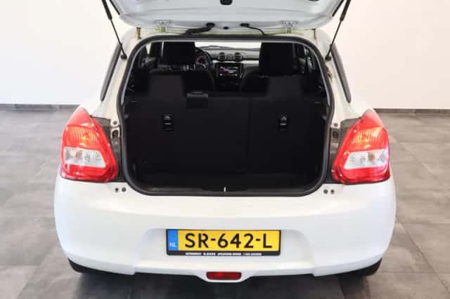 Suzuki Swift (2017) thumbnail 22