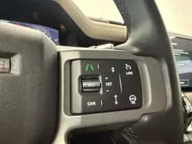Land Rover Defender (2021) thumbnail 15