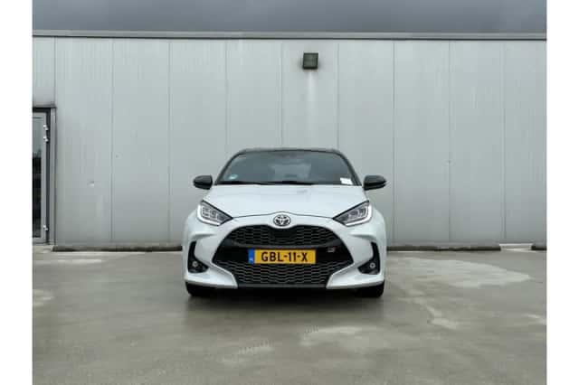 Toyota Yaris (2022) thumbnail 4