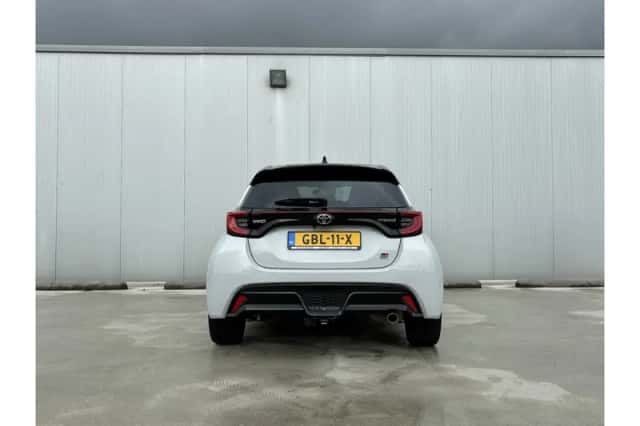 Toyota Yaris (2022) thumbnail 5