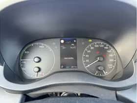 Toyota Yaris (2025) thumbnail 2