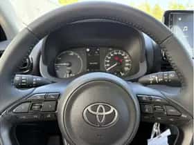 Toyota Yaris (2025) thumbnail 8