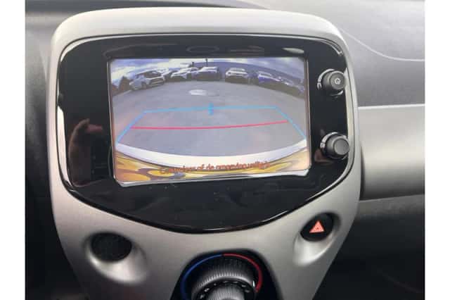 Toyota Aygo (2019) thumbnail 3