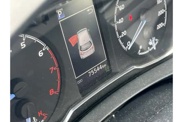 Toyota Yaris (2020) thumbnail 2