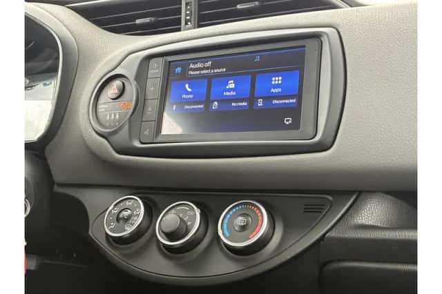 Toyota Yaris (2019) thumbnail 4