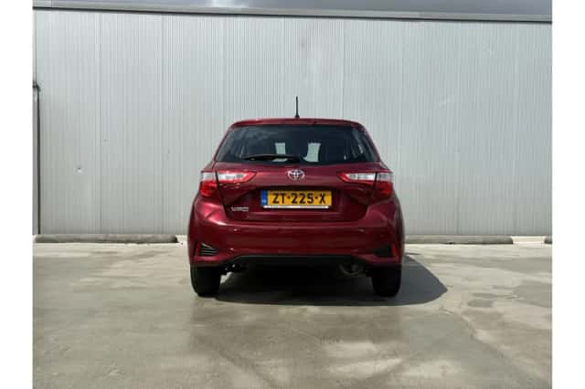 Toyota Yaris (2019) thumbnail 5
