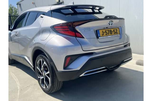 Toyota C-HR (2020) thumbnail 5