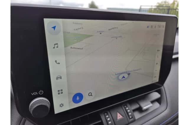 Toyota RAV4 (2024) thumbnail 4
