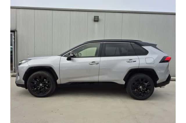 Toyota RAV4 (2024) thumbnail 5