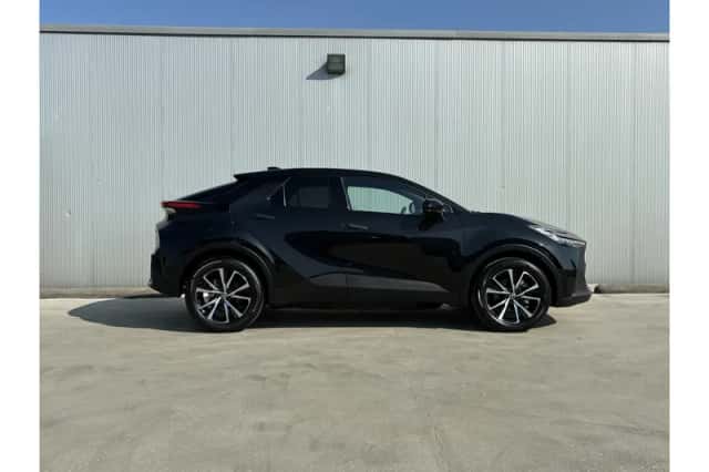 Toyota C-HR (2026) thumbnail 3