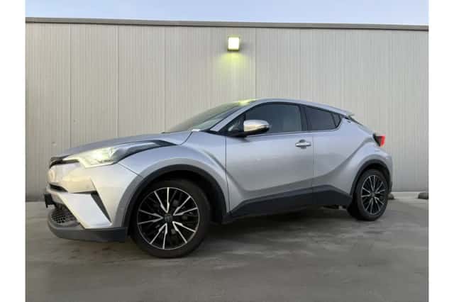 Toyota C-HR (2019) thumbnail 1