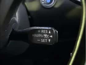 Toyota C-HR (2019) thumbnail 10