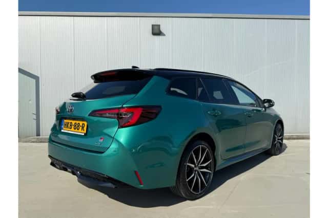 Toyota Corolla (2025) thumbnail 3