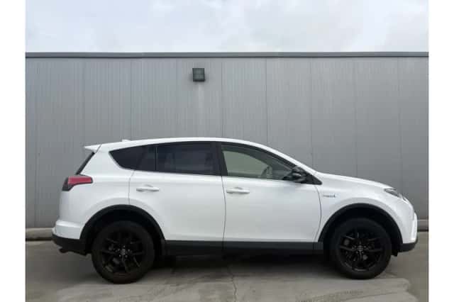 Toyota RAV4 (2018) thumbnail 4