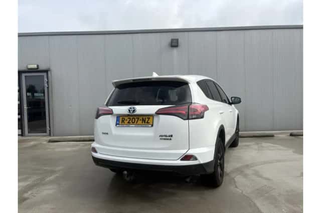Toyota RAV4 (2018) thumbnail 5