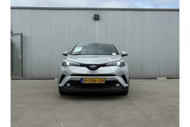 Toyota C-HR (2019) thumbnail 5