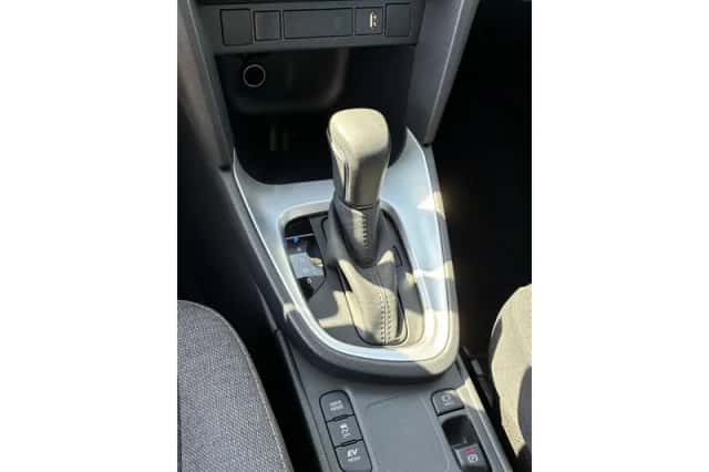 Toyota Yaris Cross (2022) thumbnail 2