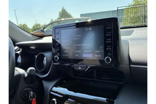 Toyota Yaris Cross (2022) thumbnail 4