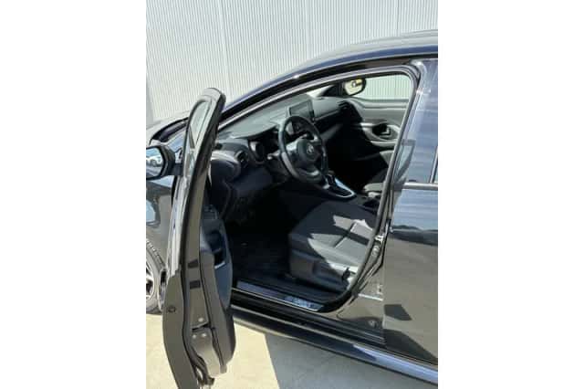 Toyota Yaris (2021) thumbnail 6
