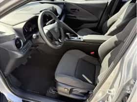 Toyota C-HR (2024) thumbnail 12