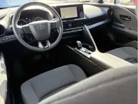 Toyota C-HR (2024) thumbnail 6