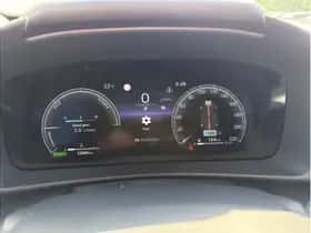 Toyota C-HR (2024) thumbnail 8
