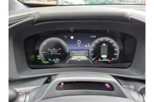 Toyota C-HR (2026) thumbnail 6