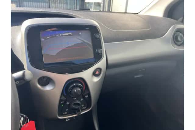 Toyota Aygo (2017) thumbnail 4
